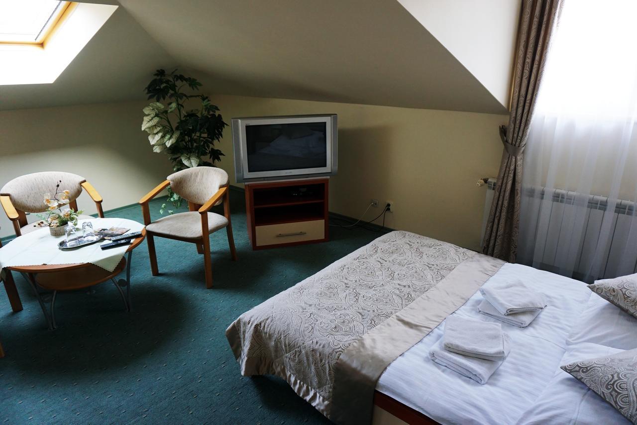 Pod Szczesliwa Gwiazda Hotel Cekanowo Kültér fotó
