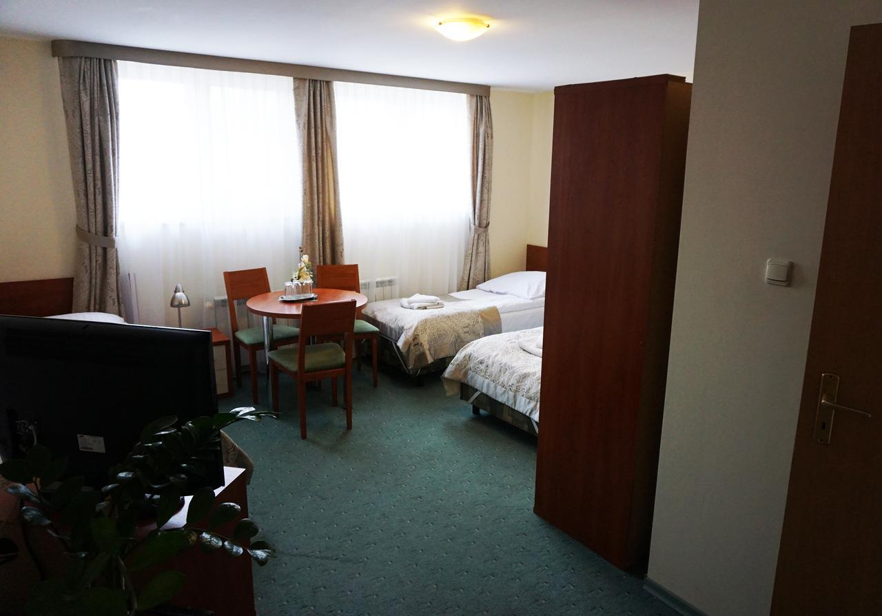 Pod Szczesliwa Gwiazda Hotel Cekanowo Kültér fotó