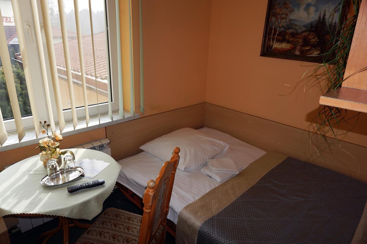 Pod Szczesliwa Gwiazda Hotel Cekanowo Kültér fotó